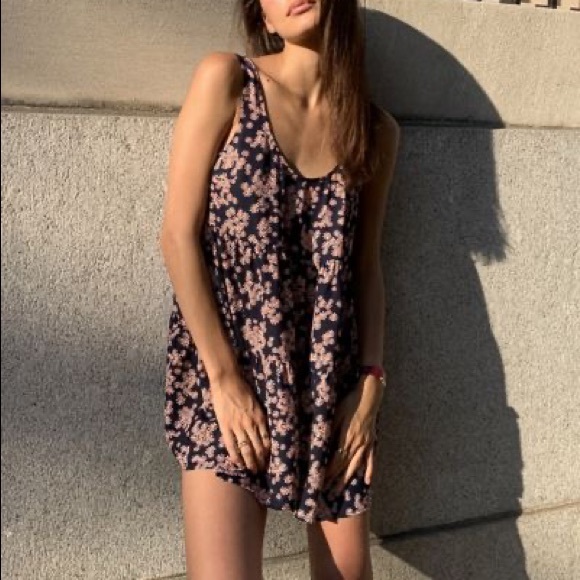 URBAN OUTFITTERS Michelle Tiered Floral Ruffle Romper - Picture 1 of 7